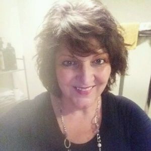 Meet your Posher, Eva